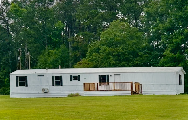 Conveniently Located in Trenton South Carolina