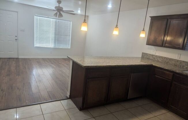 2 beds, 1 bath, $1,500, Unit Unit A