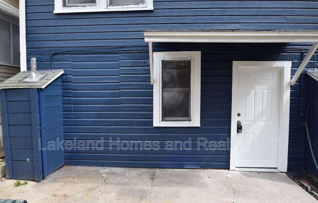 906 1/2 VISTABULA ST