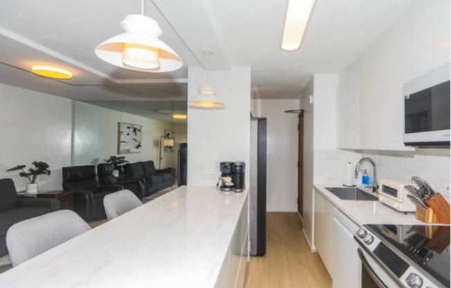 1 bed, 1 bath, $3,000, Unit # 1213