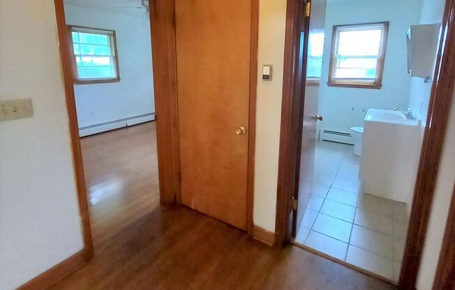 2 beds, 1 bath, 903 sqft, $1,290, Unit A-1