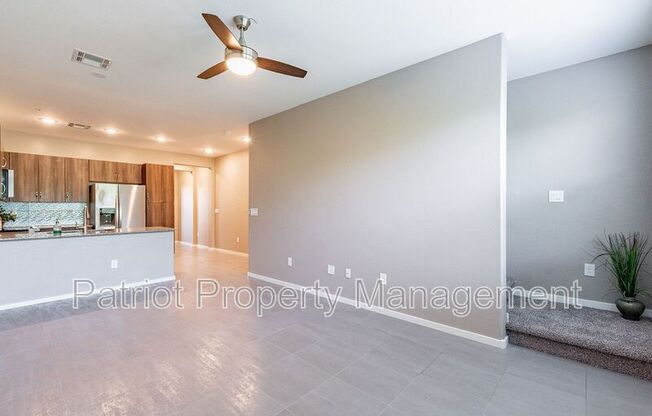 2334 E HUNTINGTON DR