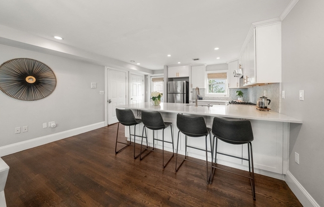 3 GLOVER CT