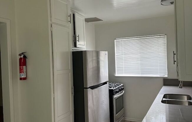 2 beds, 1 bath, $2,480, Unit 2508