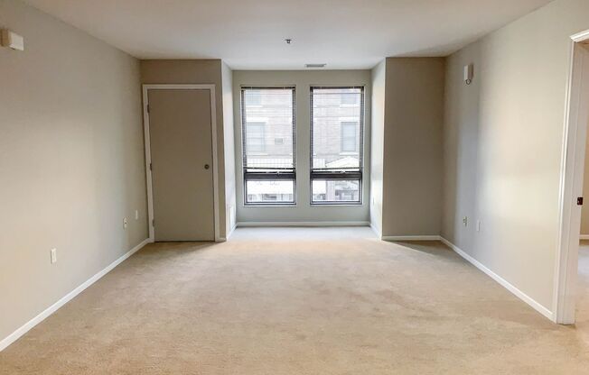 2 beds, 2 baths, 958 sqft, $1,275, Unit 211