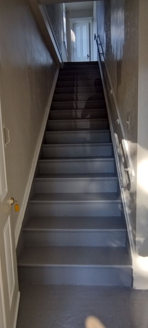 3 beds, 1 bath, $1,400, Unit 3