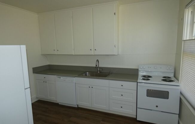 1 bed, 1 bath, $1,325, Unit Unit - 09