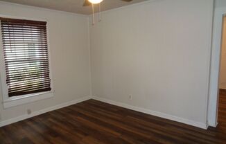 2 beds, 1 bath, $1,050