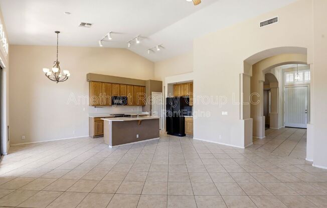 7017 W GREENBRIAR DR