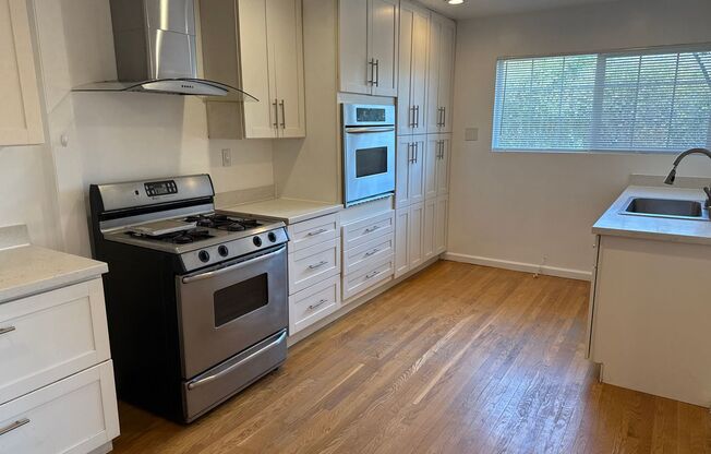 EPIC REA - Spacious 3BR/2BA House - Renovated - Updated Kitchen - Castro Valley