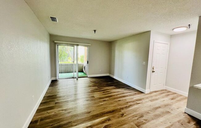 ✨ Charming 1/1 Condo in Resort-Style Community with Pool & Gym