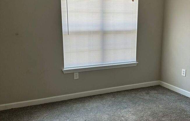 3 beds, 2 baths, 1,151 sqft, $1,050, Unit 104