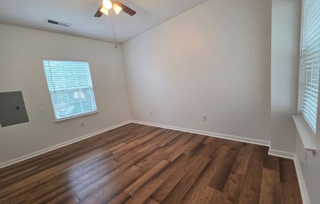 1 bed, 1 bath, $1,295