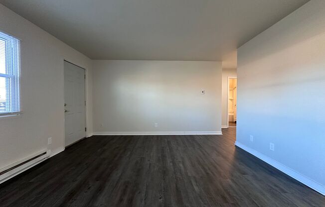 1 bed, 1 bath, 815 sqft, $795, Unit Apt. 8