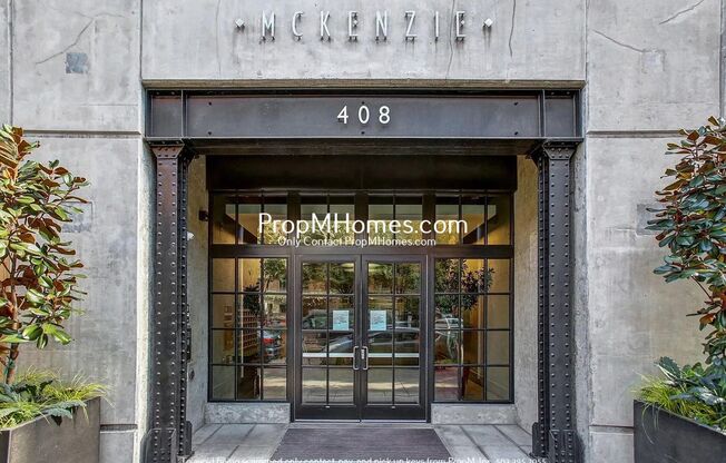 Vibrant One Bedroom Loft w/ City Views In The Heart of The Pearl!