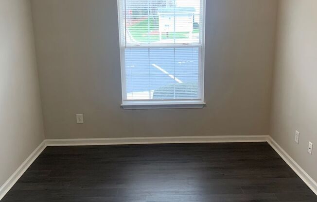 PRICE REDUCED! Ready to Move-In! Beautiful 3 BD/ 2 BATH Condo