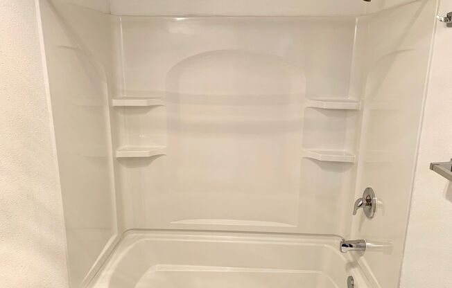 2 beds, 1.5 baths, 800 sqft, $1,499, Unit 1671B