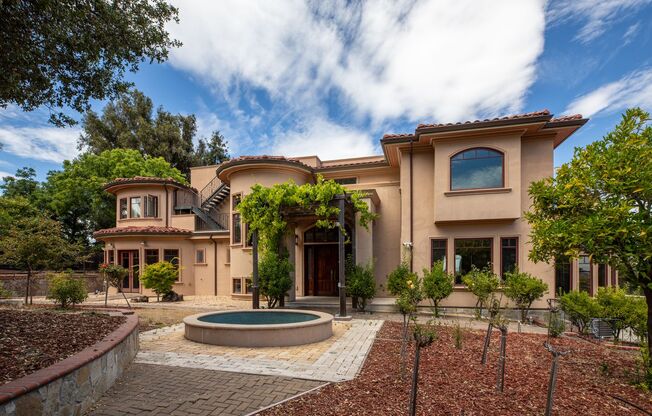 Amazing home, with incomparable views and privacy, but close in convenience!