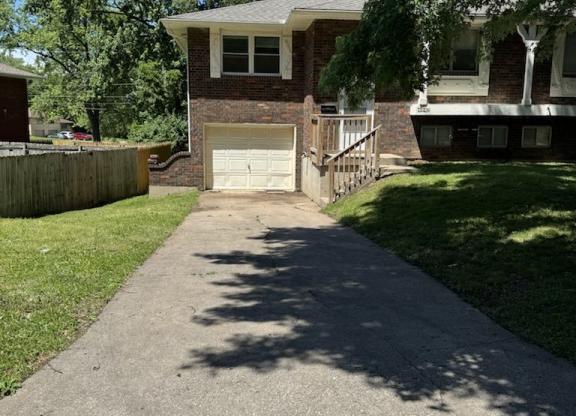 4942 STRONG AVE