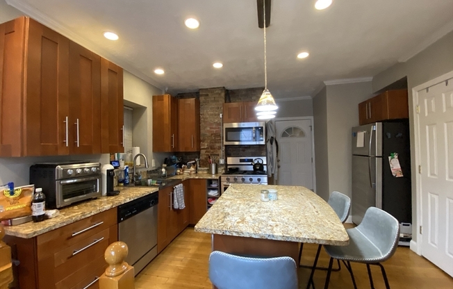 7 BALDWIN PL