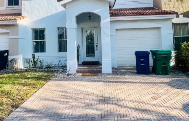 16628 SW 47 TER