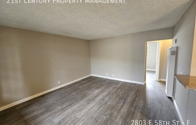 2803 E 58th St