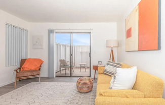 2 beds, 2 baths, 750 sqft, $949, Unit 402