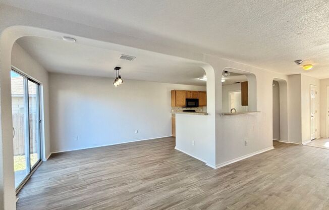 Beautiful 4-Bedroom Home in Horizon Pointe!