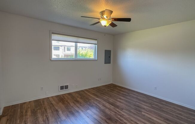 2 beds, 1 bath, $2,095