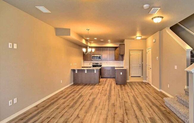 Beautiful 3 bed, 3 bath Townhome in West Windsor!