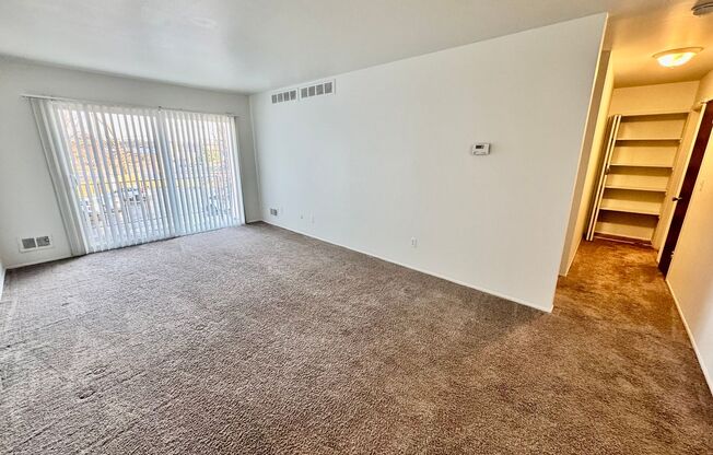 1 bed, 1 bath, 750 sqft, $1,145, Unit 713