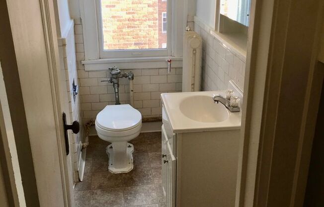 Studio, 1 bath, 315 sqft, $950, Unit 7F