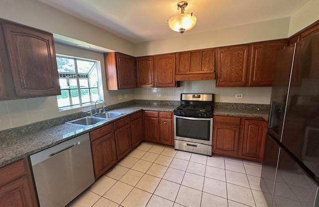 152 CONSTITUTION DR
