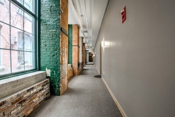 1 bed, 1 bath, 774 sqft, $2,000, Unit B37