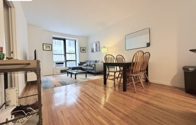 2 beds, 1 bath, $5,850, Unit 7F