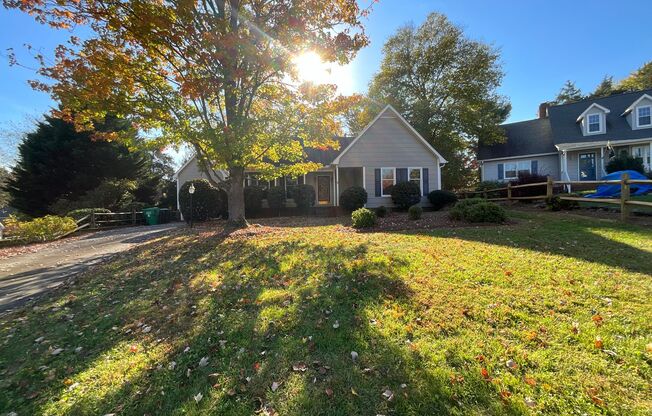 Great 3/2 Home in High Point, one level, back deck, off Skeet Club Road