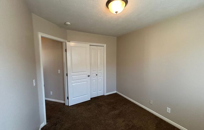 3 beds, 2.5 baths, $1,650