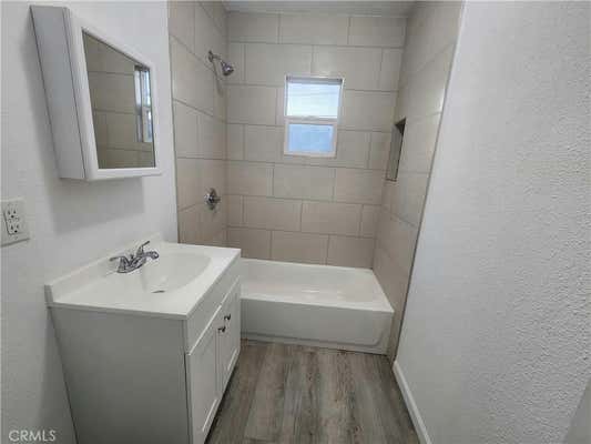 2 beds, 2 baths, 850 sqft, $2,400