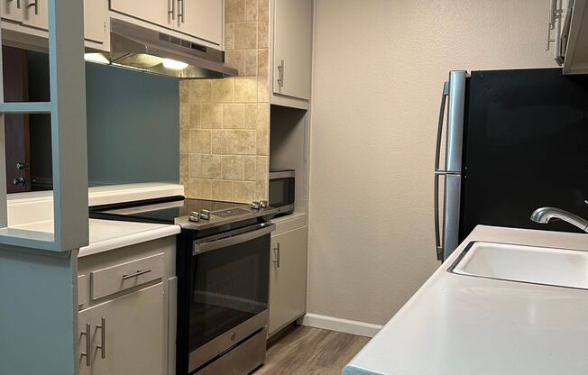 2 beds, 1 bath, $1,875, Unit 01