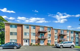 1 bed, 1 bath, $2,000, Unit 71G