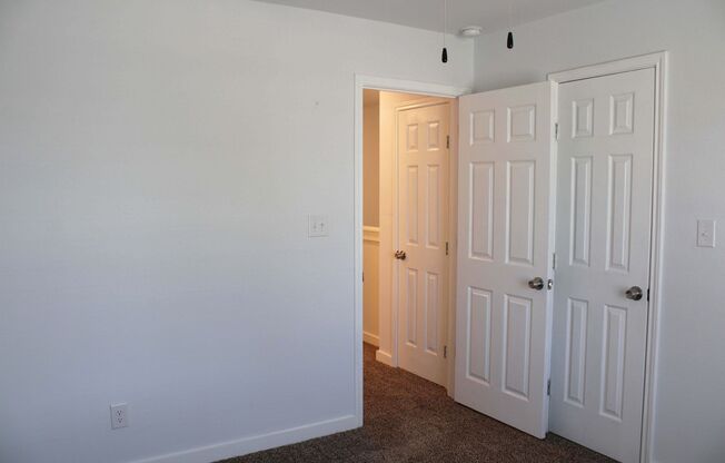 3 beds, 2 baths, 1,092 sqft, $1,245, Unit Unit 202