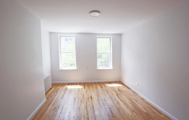 249 N 8 ST
