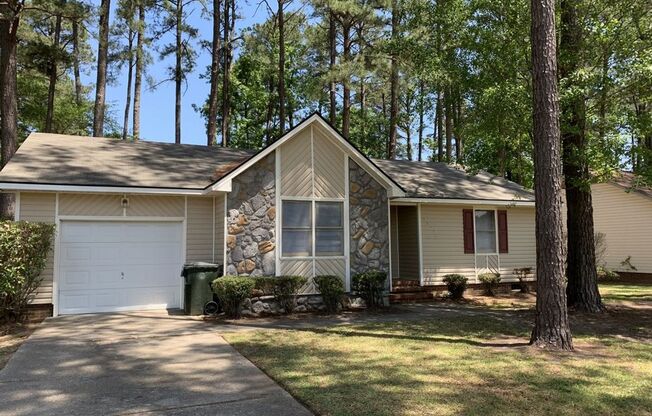 Charming 3 Bed, 2 Bath Home in Fayetteville