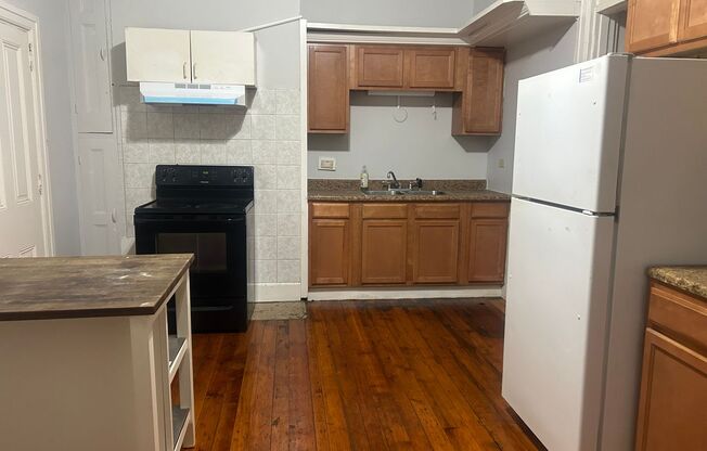 2 beds, 1 bath, $1,195, Unit Apt. #2