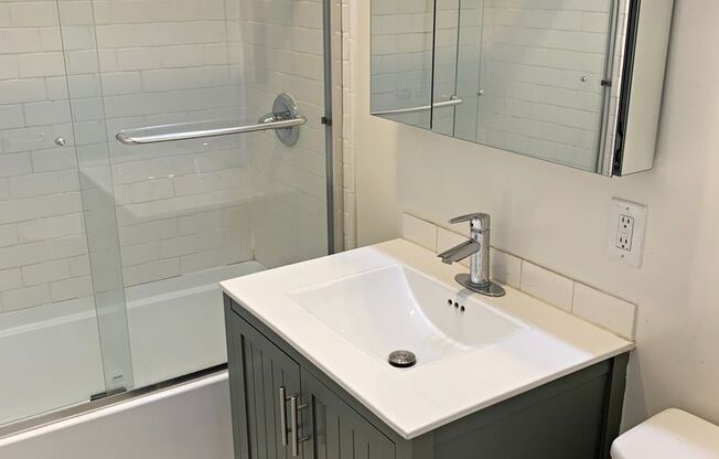 Studio, 1 bath, 563 sqft, $1,695, Unit 11