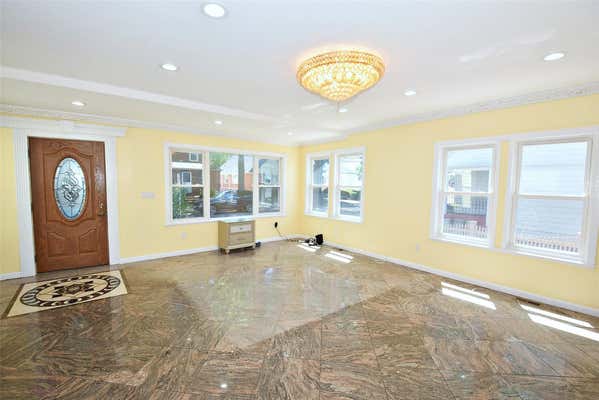 18 BROKAW AVE