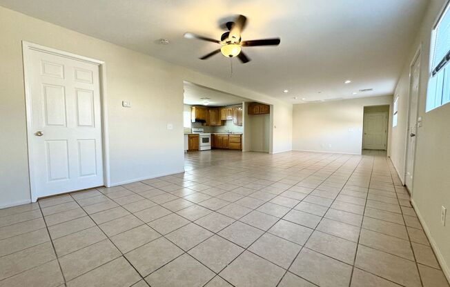 AVAILABLE NOW!!! 3 Bedroom 2 Bathroom Duplex in Indio!