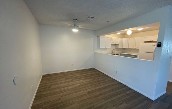 2 beds, 1 bath, 850 sqft, $1,395, Unit HC203