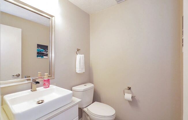 2 beds, 1.5 baths, 1,035 sqft, $1,530, Unit 7-610