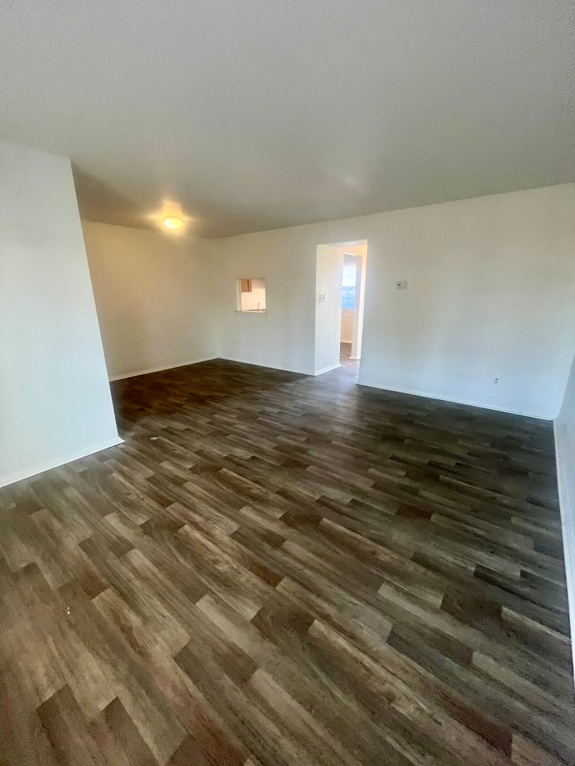 3 beds, 1.5 baths, 1,202 sqft, $1,480, Unit 816